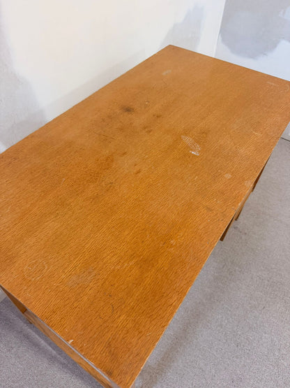 Vintage Schreibtisch aus Holz im Mid-Century Stil