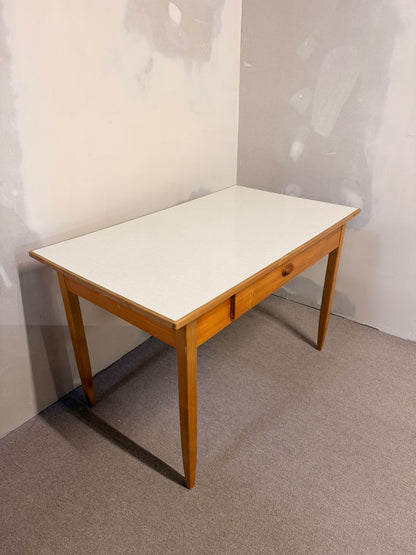 Vintage Esstisch Küchentisch mit Schublade und Resopalplatte
