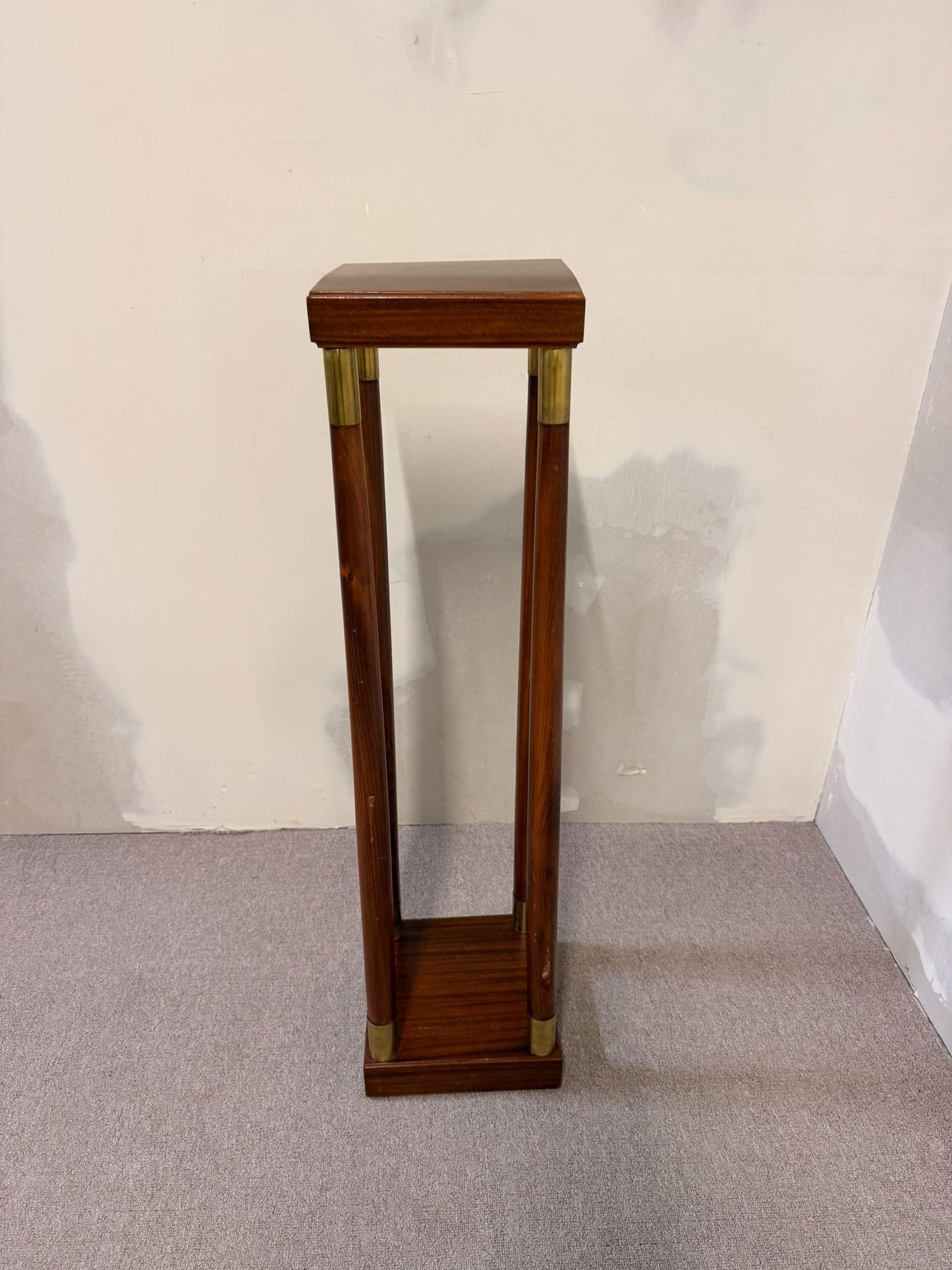 Italienische Empire Podest aus Holz und Messing, Säule