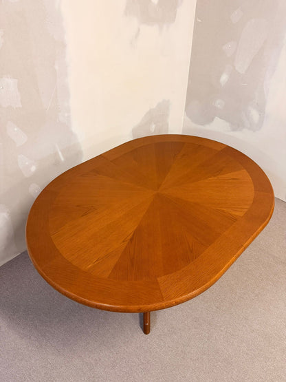 Mid Century Esstisch oval aus Holz ausziehbar in 2 Stufen
