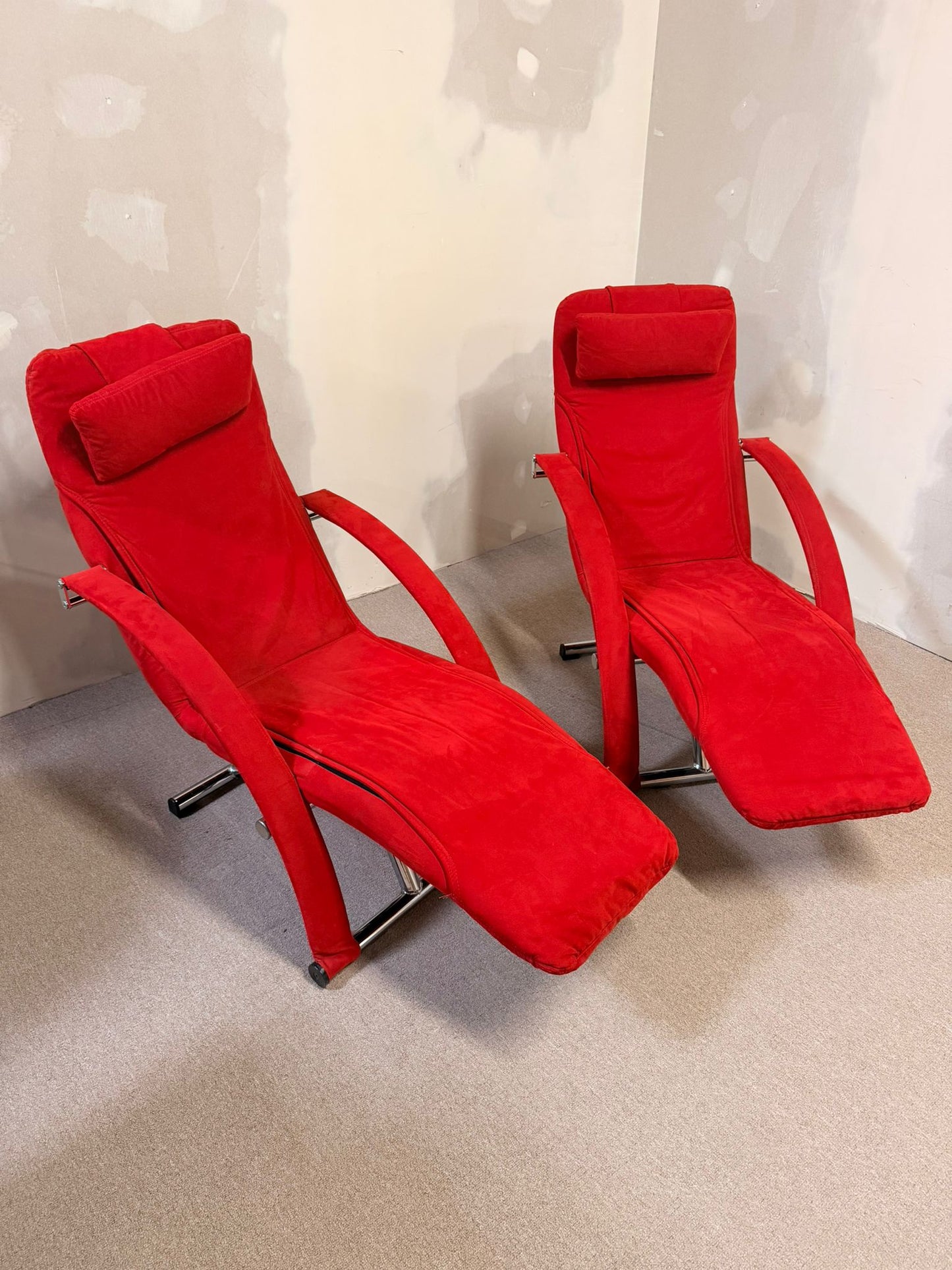 Vintage Designer Liegestühle rote Polster, Relaxsessel