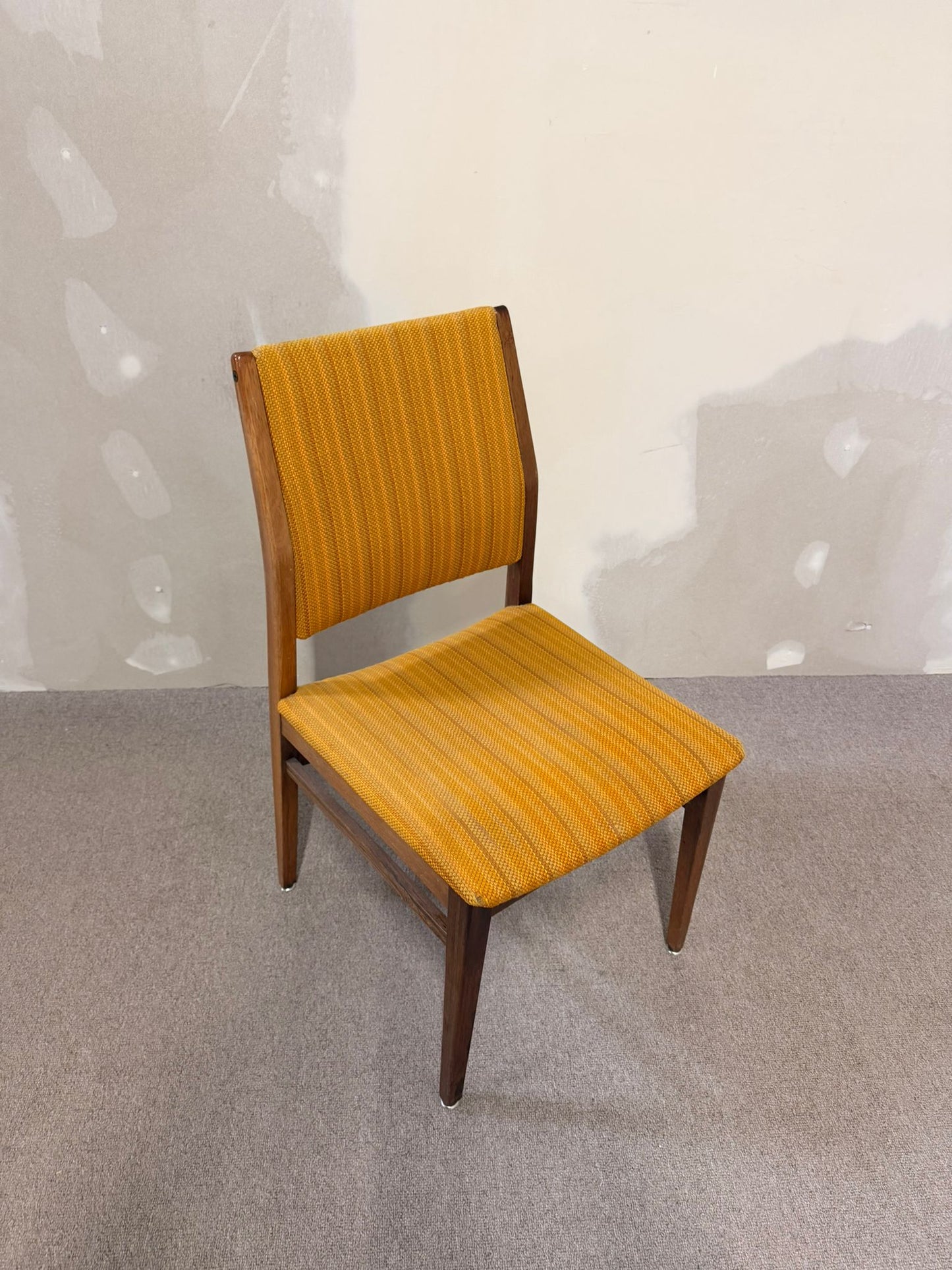 Mid Century Stuhl 70er Jahre Strukturstoff Holz