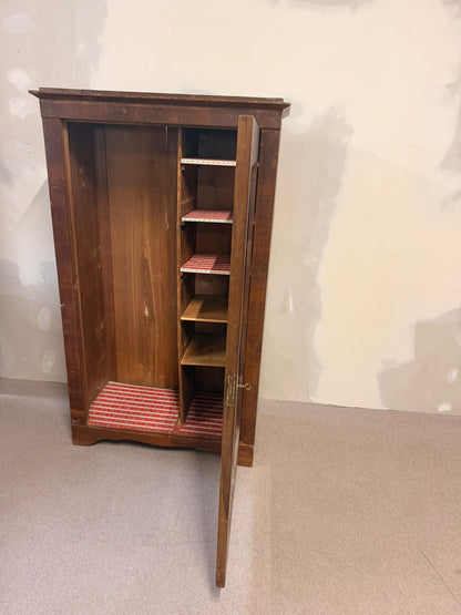 Antiker Biedermeier Schrank aus Holz mit Regalböden um 1930