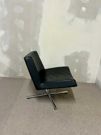 Designer Drehsessel aus Leder, schwarz, Loungesessel, Sessel