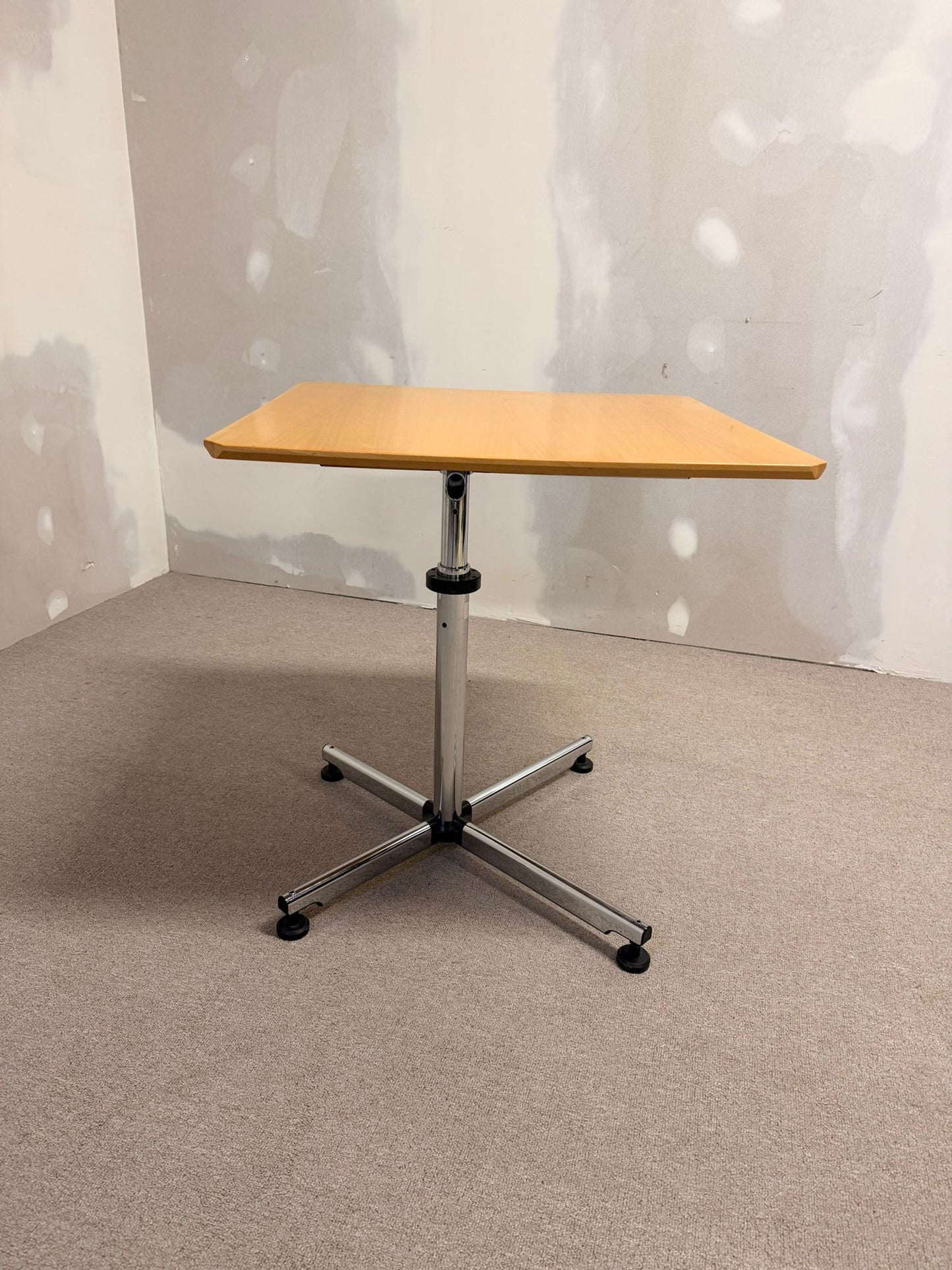 USM Haller Kitos Tisch Verchromtes Untergestell, quadratisch