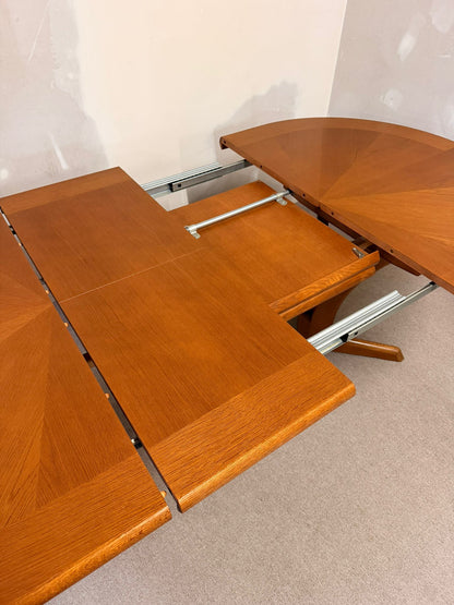Mid Century Esstisch oval aus Holz ausziehbar in 2 Stufen