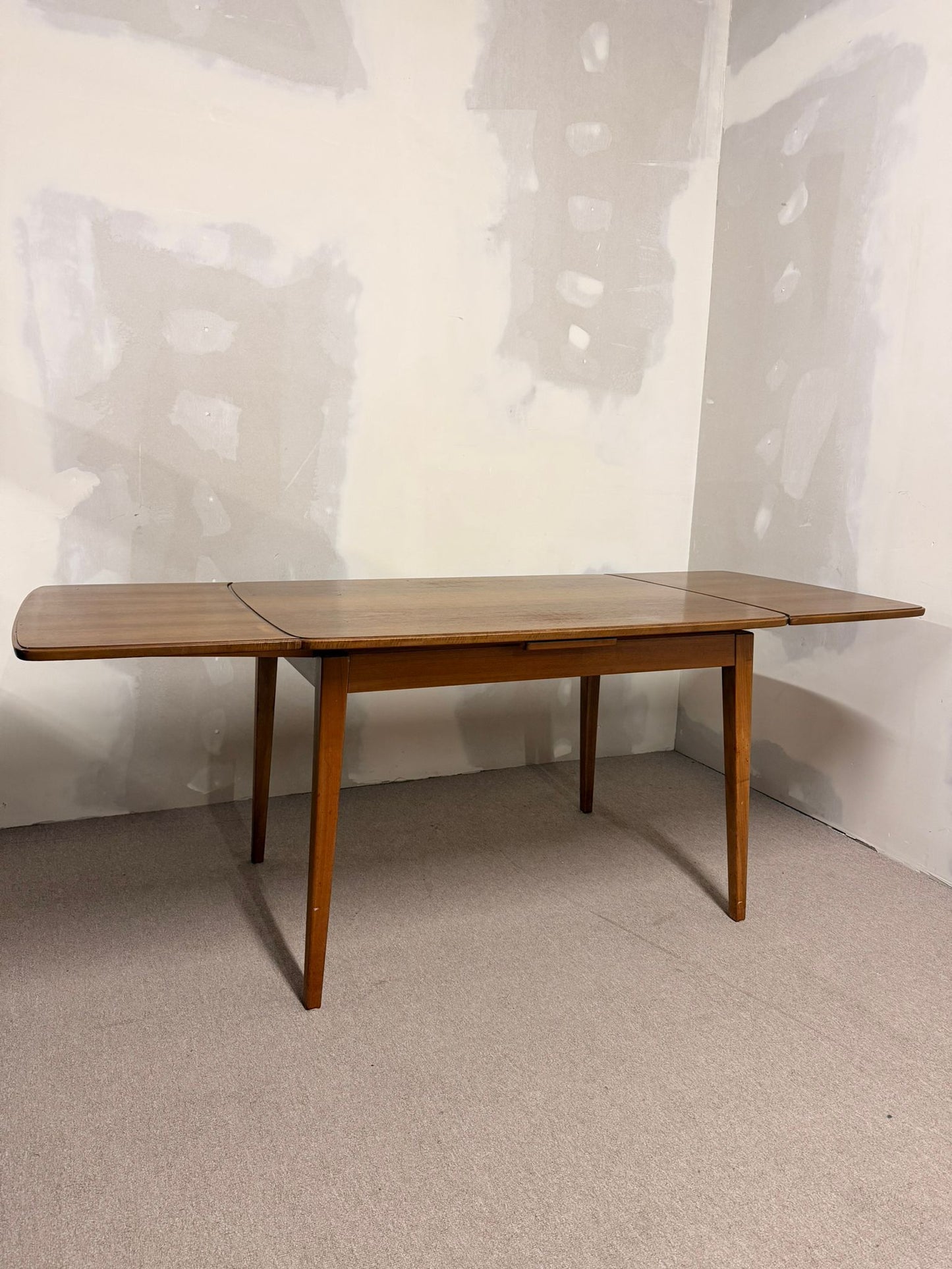 Mid Century Esstisch aus Teakholz mit Plattenauszug