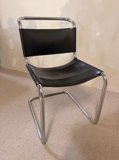 Freischwinger aus Leder mit Chromgestell im Bauhaus Stil