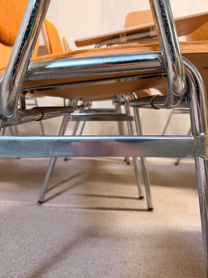 Vintage Stühle mit Schreibplatte stapelbar Seminarstuhl