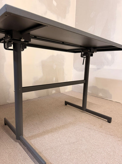 Robuster Klapptisch Gartentisch aus Metall/ Aluminium, grau