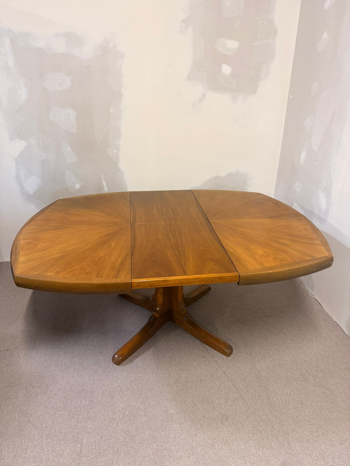 Dänischer ausziehbarer Mid Century Teak Esstisch