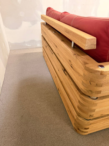 Massivholz Sofa rotes Leder Sprenger Möbel Schweiz