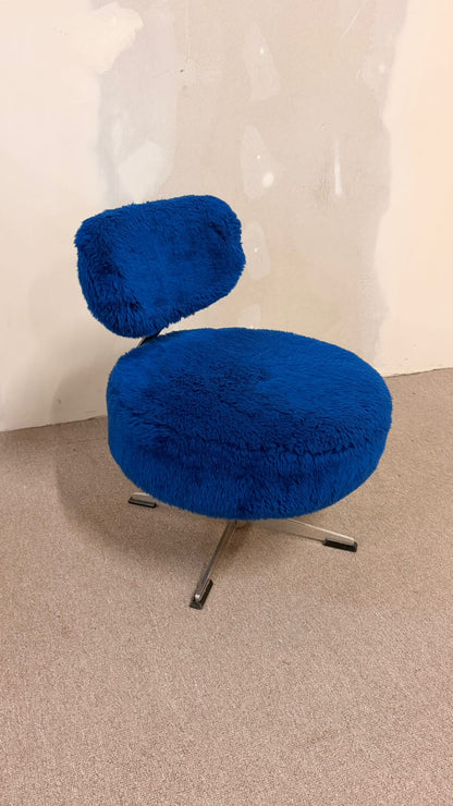 70er Jahre Mid Century Plüschsessel drehbar in Blau