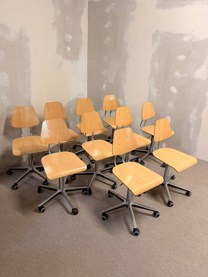 Schweizer Atelier Embru Schulstuhl Bürostuhl mit Rollen 38x