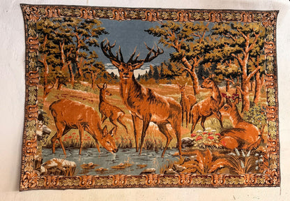 Gewebter vintage Wandteppich mit Hirschen und Rehen