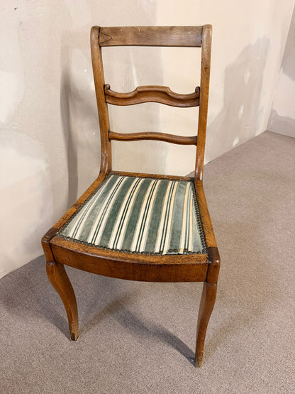 Antiker Biedermeier Landhaus Stuhl mit Polstersitz