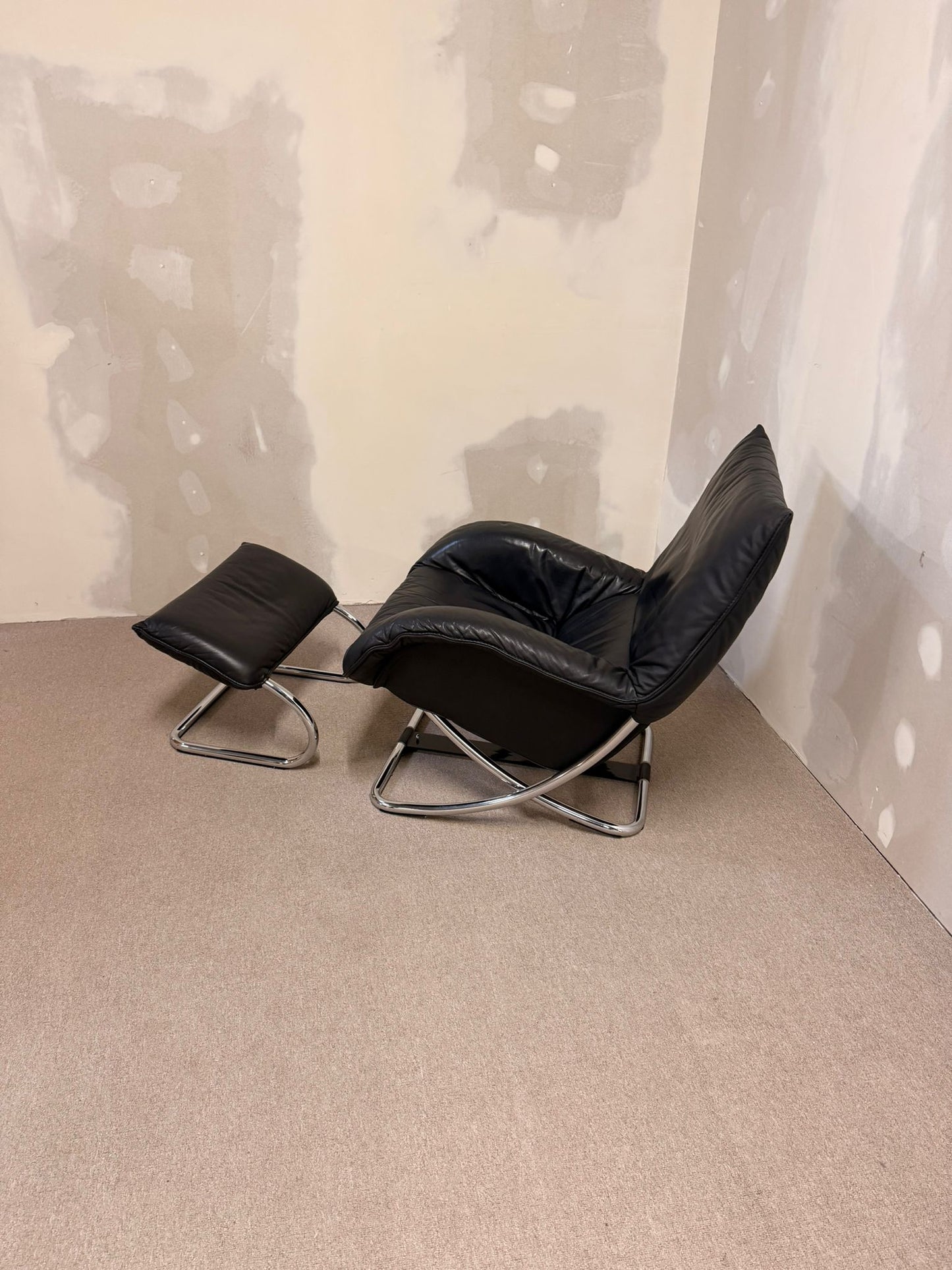 Robert Haussmann Schaukelstuhl mit Fusshocker Loungesessel