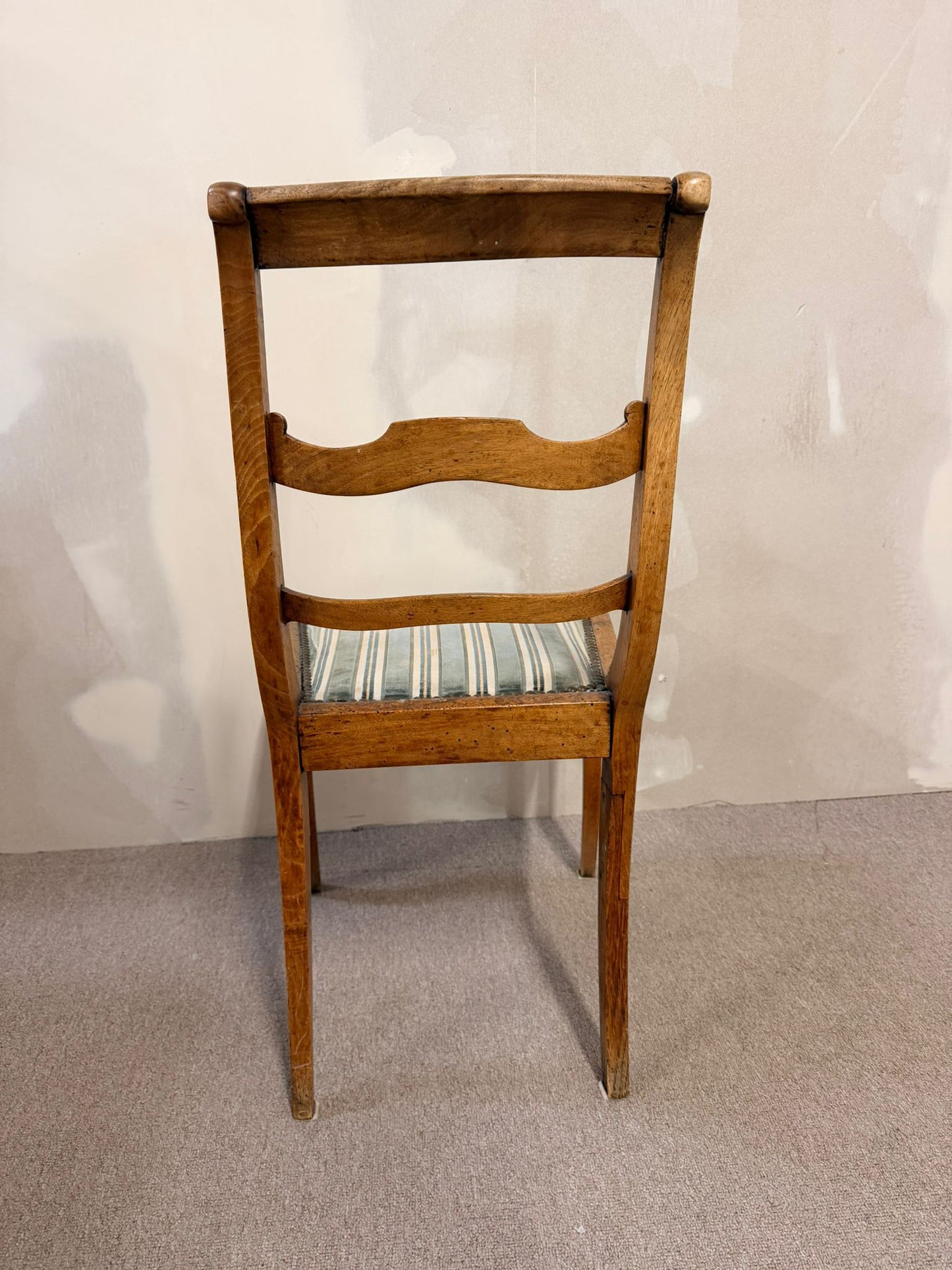Antiker Biedermeier Landhaus Stuhl mit Polstersitz