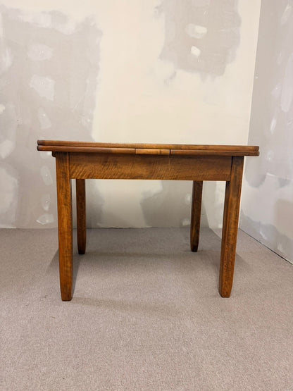 Rustikaler Massivholztisch, ausziehbar mit 2 Platten