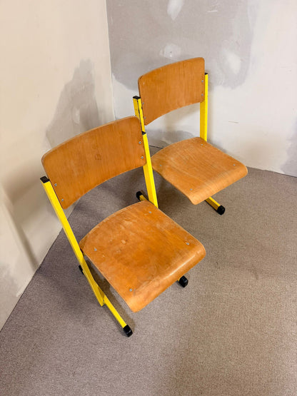 Vintage Schulstuhl in gelb, Stapelstühle für Kinder