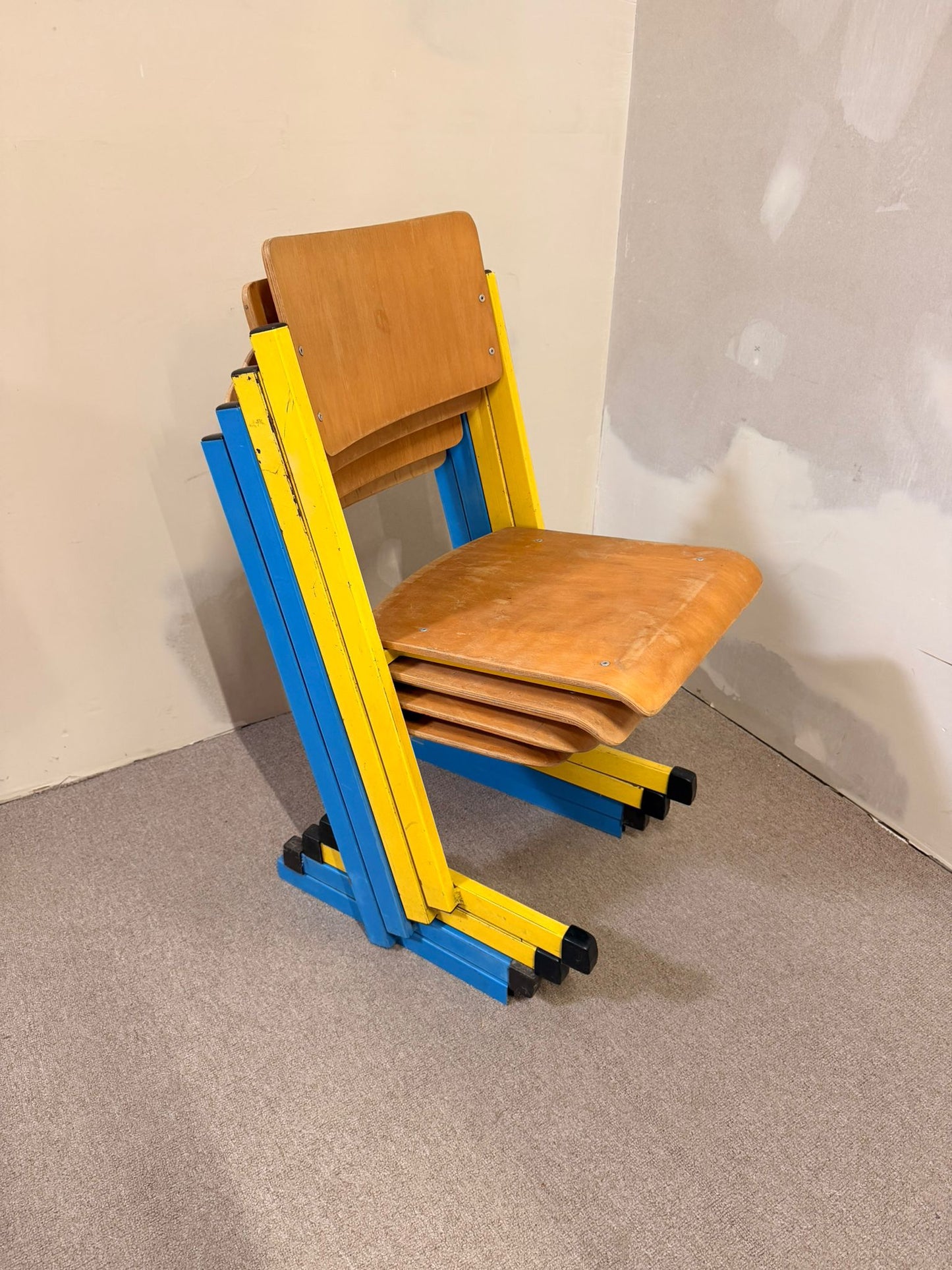 Vintage Schulstuhl in gelb, Stapelstühle für Kinder