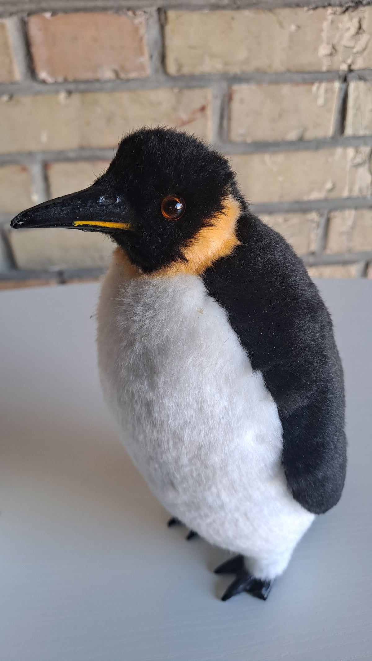 2er Set Kunstfell-Pinguine naturgetreu Dekofiguren