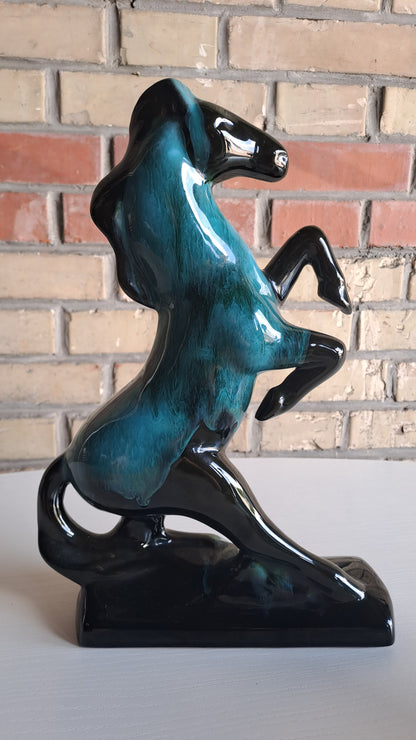 Vintage Blue Mountain Keramik Deko Pferd aus den 70er Jahren
