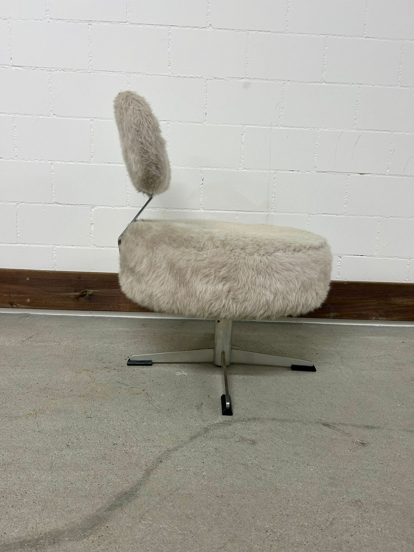 70er Jahre Mid Century Plüschsessel Schminksessel Flokati