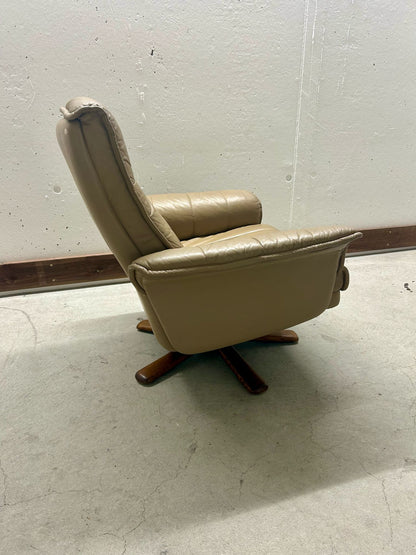 Mid-Century Leder Drehsessel, Möbelindustrie SEM