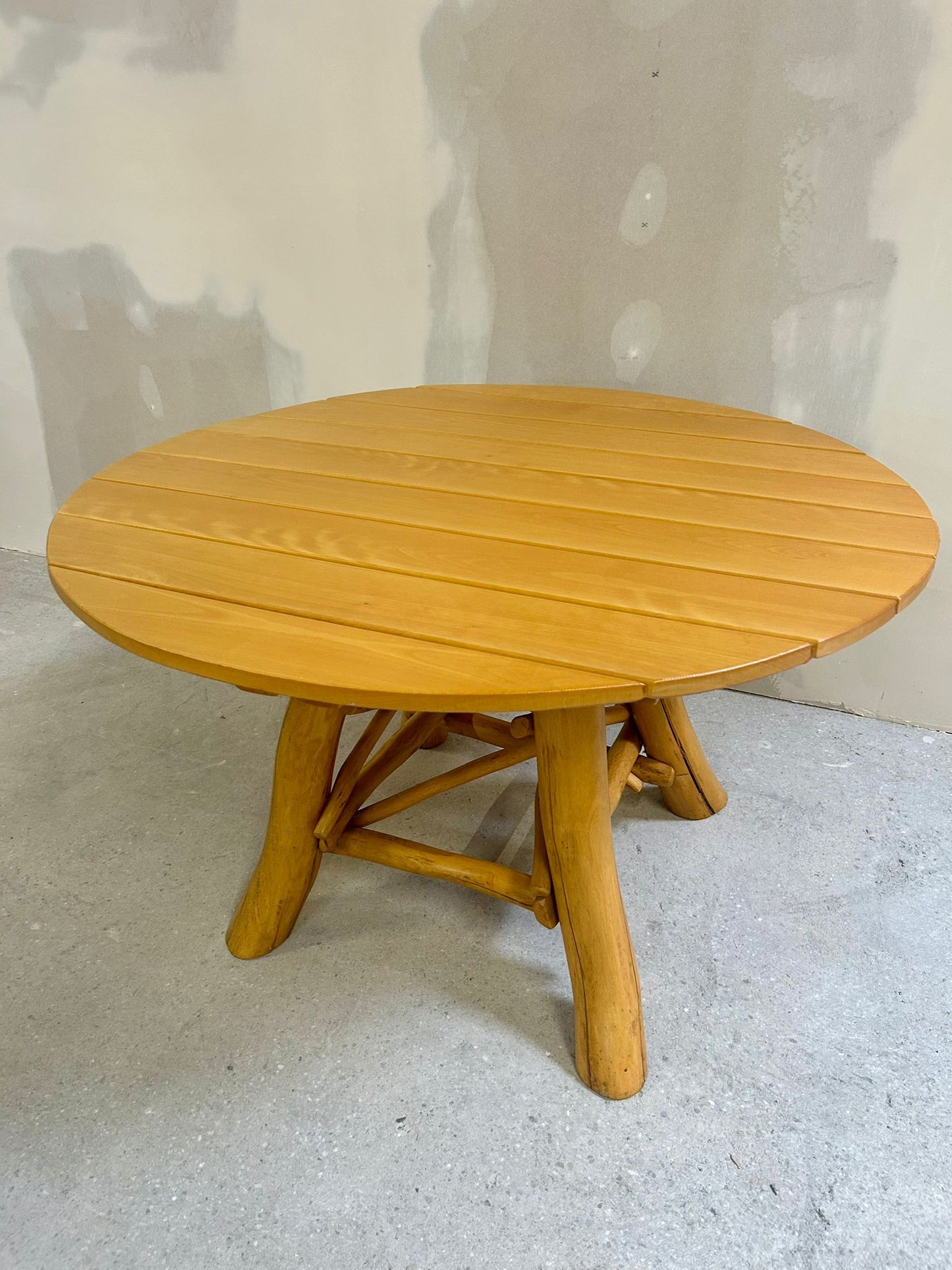 Rustikaler Gartentisch Teak Holz Esstisch rund massiv stabil