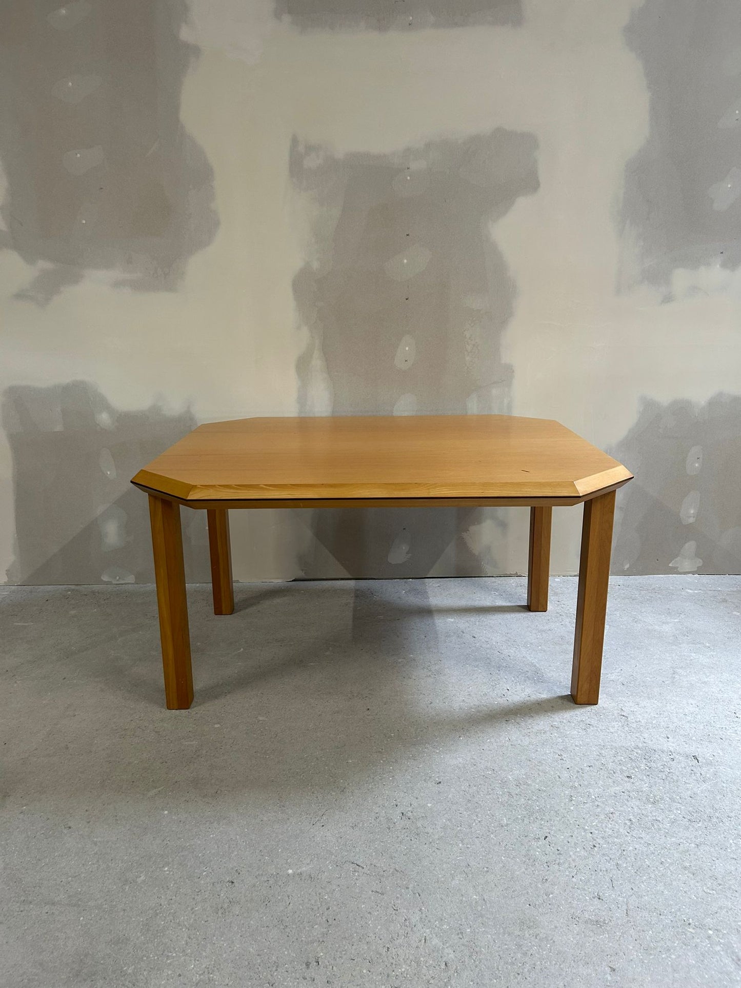 Robuster vintage Esstisch aus Holz Küchentisch stabil