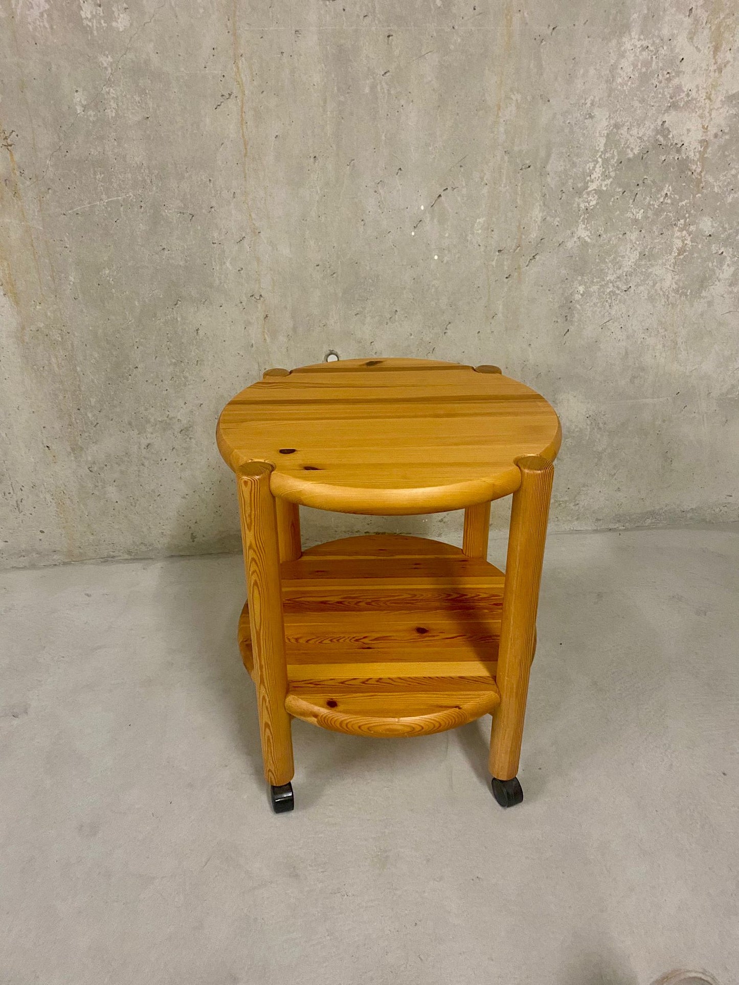 Beistelltisch"Rainer Daumiller" Kiefernholz, Rollen, Holz