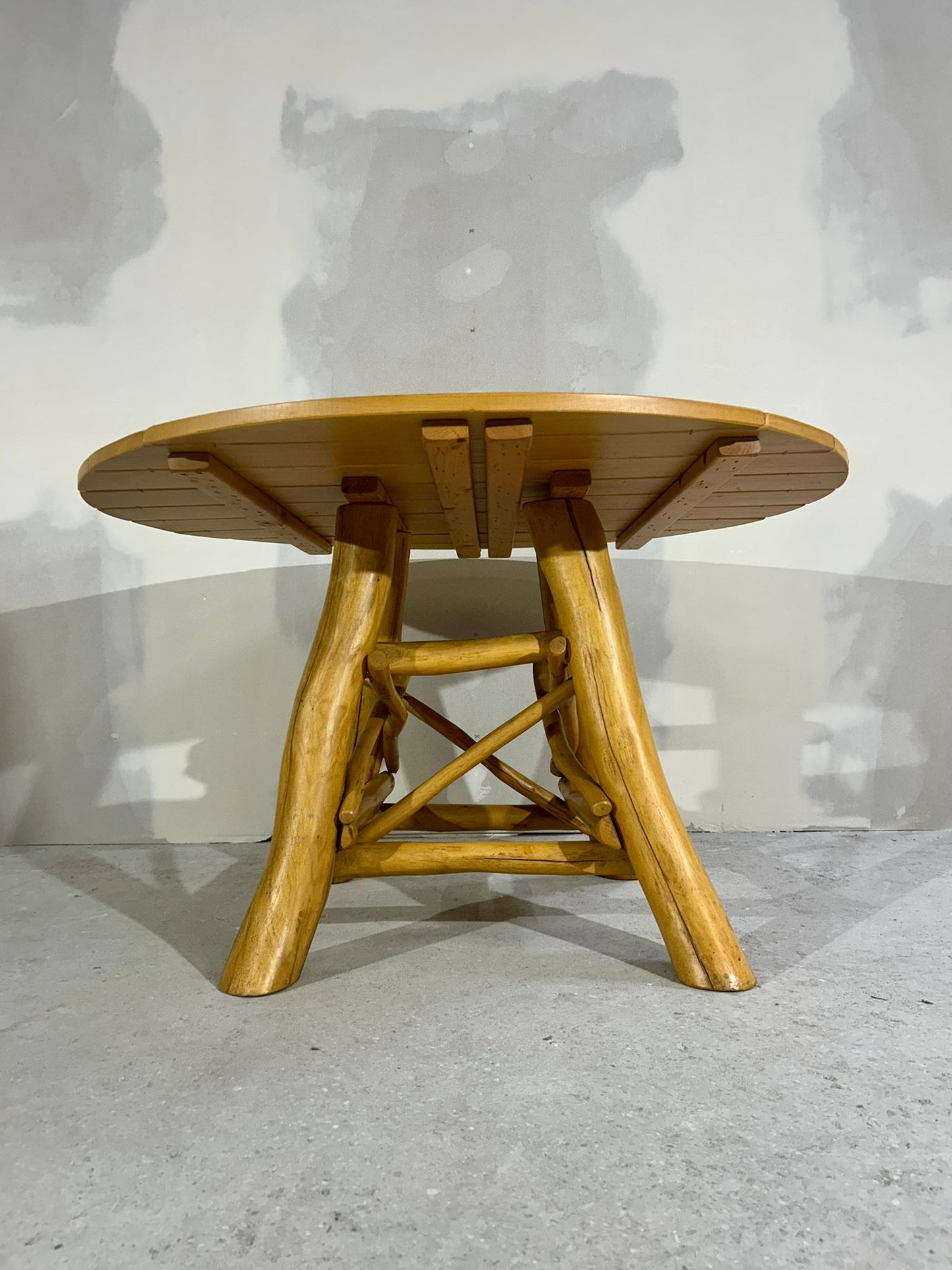Rustikaler Gartentisch Teak Holz Esstisch rund massiv stabil