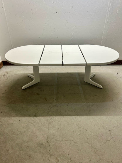 Weisser Ausziehtisch, oval, Esstisch aus massiv Holz