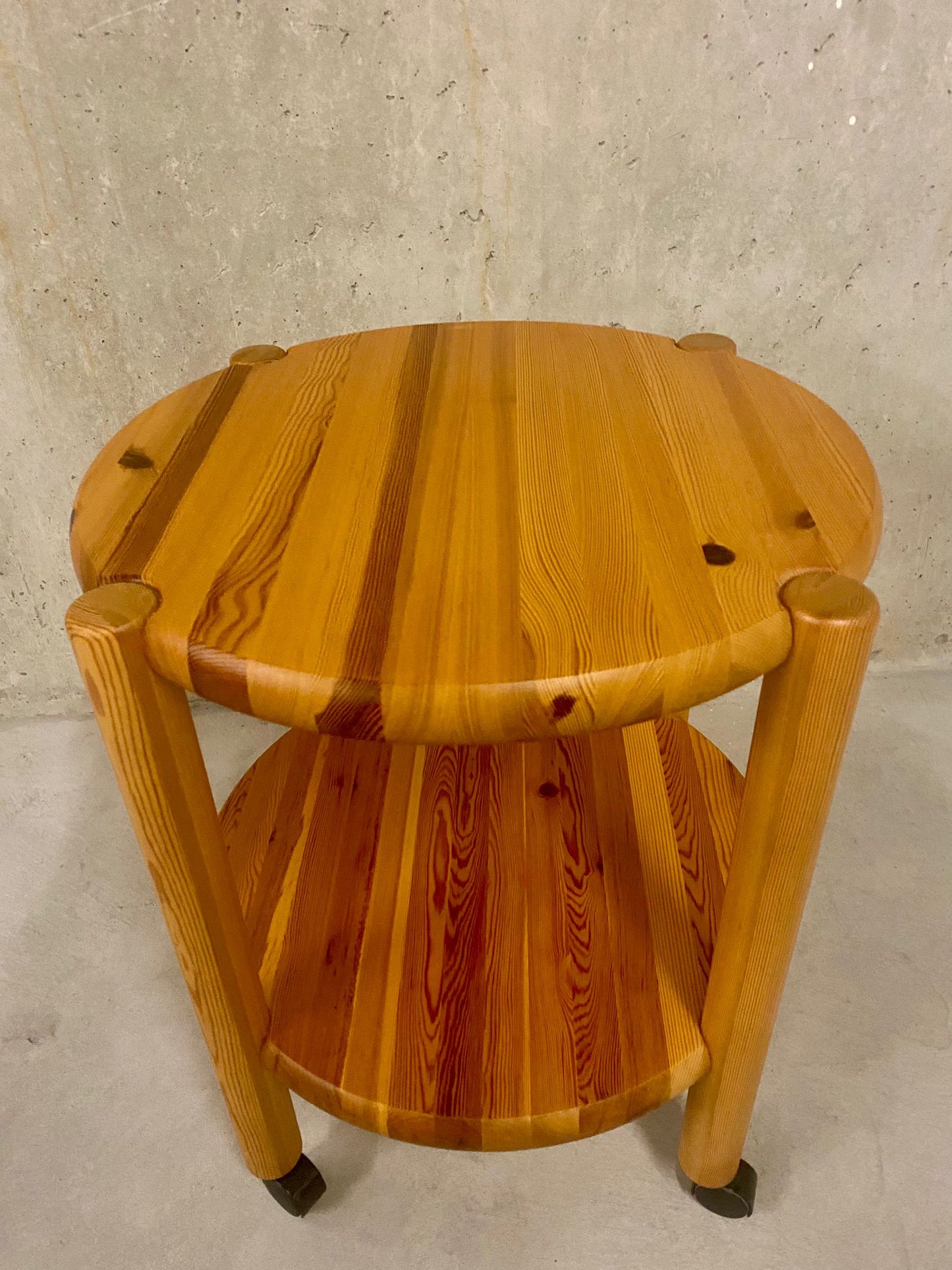Beistelltisch"Rainer Daumiller" Kiefernholz, Rollen, Holz