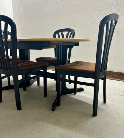 Esstischgruppe, 1 ausziehbarer Tisch und 4 Stühle, 5 teilig