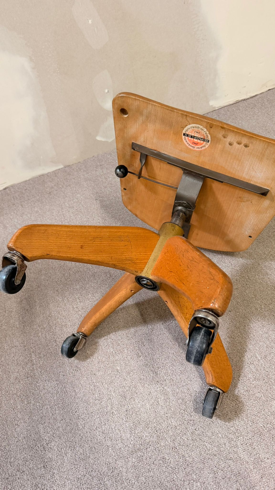Vintage Bürostuhl aus Holz auf Rollen Giroflex, Schweiz 1961