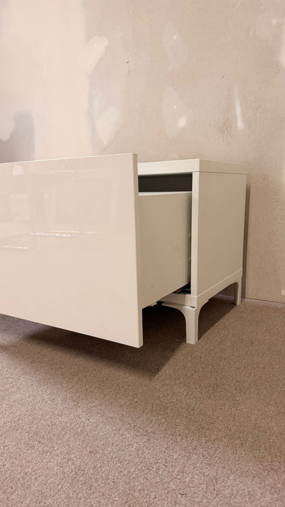 Ikea Besta Sideboard in weiss mit 1 Schublade und Ablagefach
