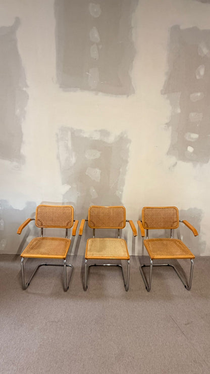 Cesca Freischwinger mit Armlehne im Marcel Breuer Stil