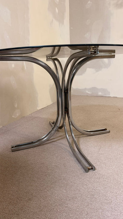 Italienischer Vintage Esstisch mit Rauchglasplatte Chromfuss