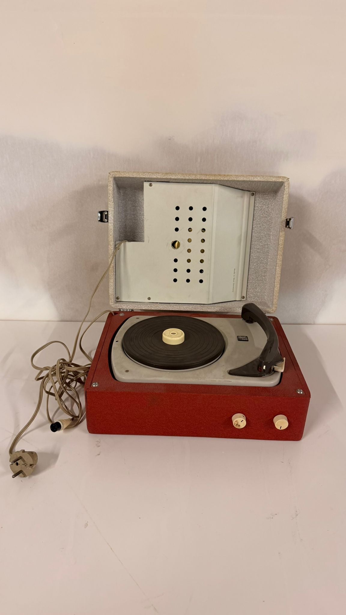 Vintage retro Kofferplattenspieler Dual Party im Koffer 60`s