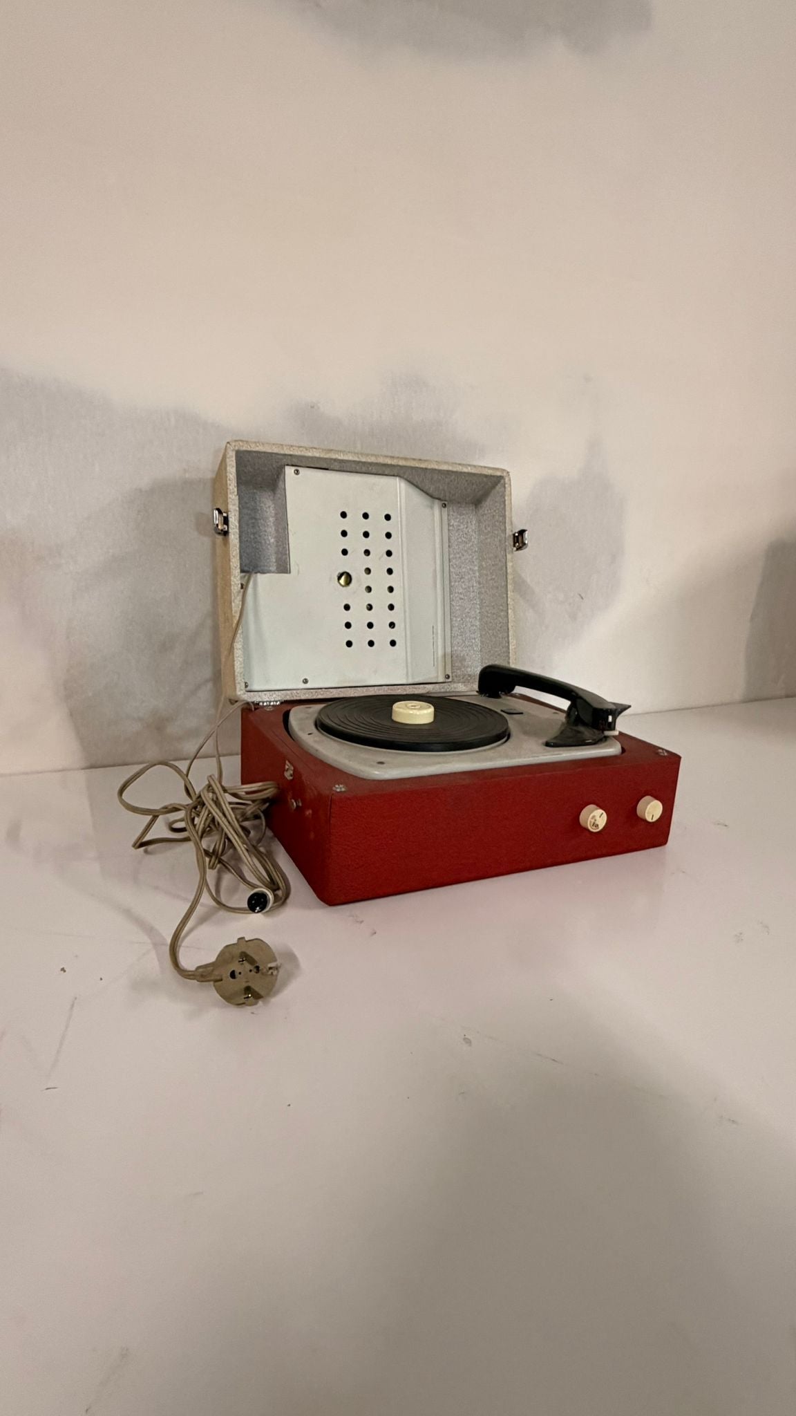Vintage retro Kofferplattenspieler Dual Party im Koffer 60`s