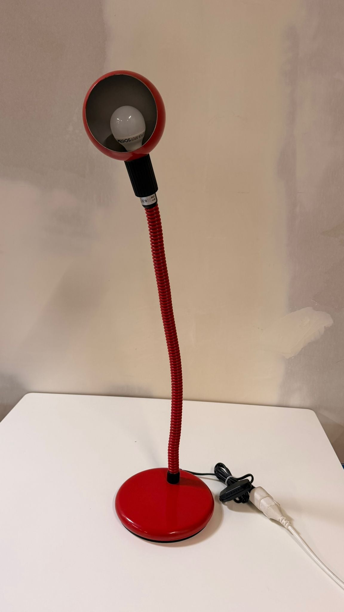 Rote italienische Space Age Tischlampe mit Schwanenhals 70`s