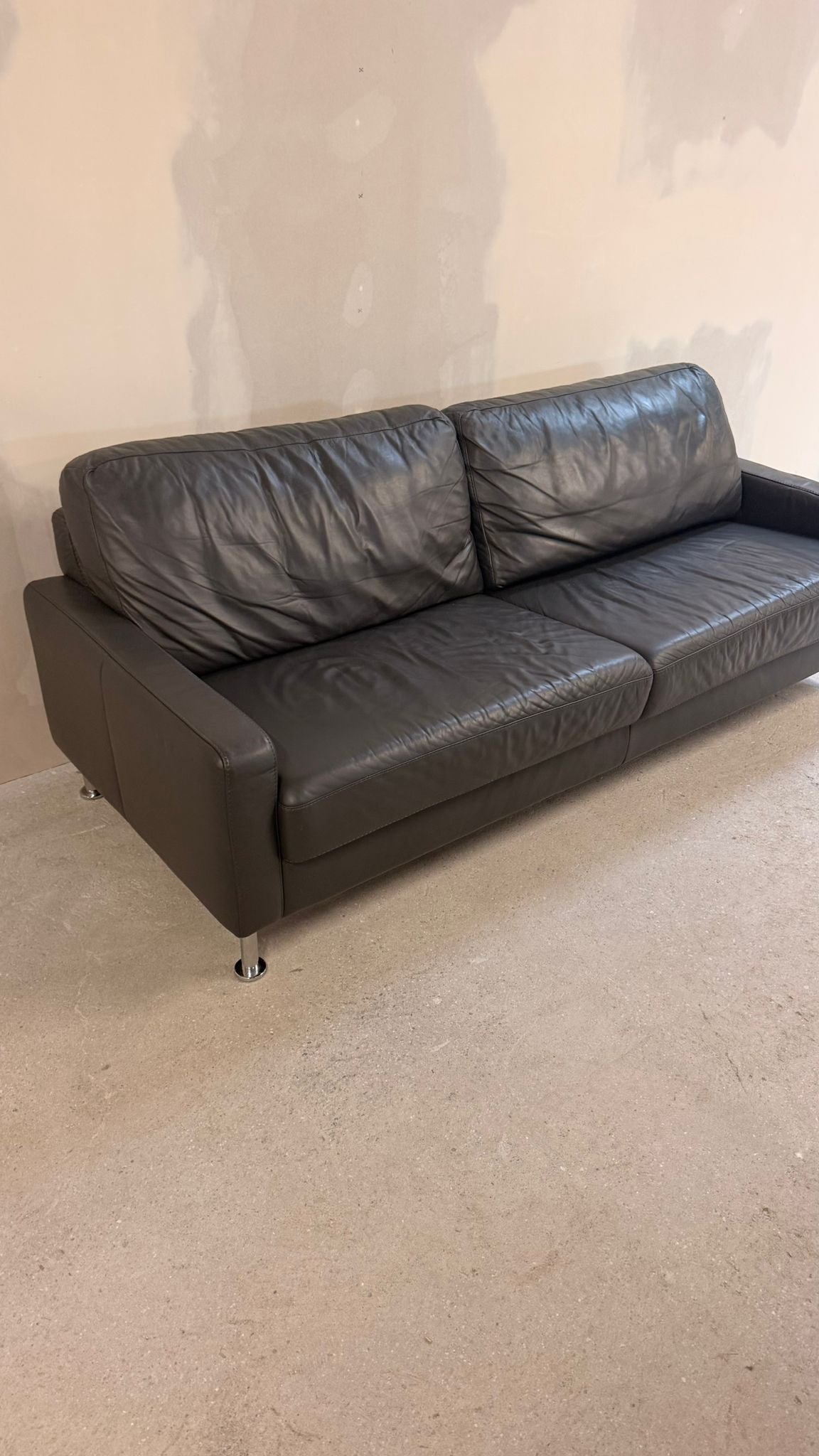 Modernes Ledersofa in dunkelgrau 3-Sitzer