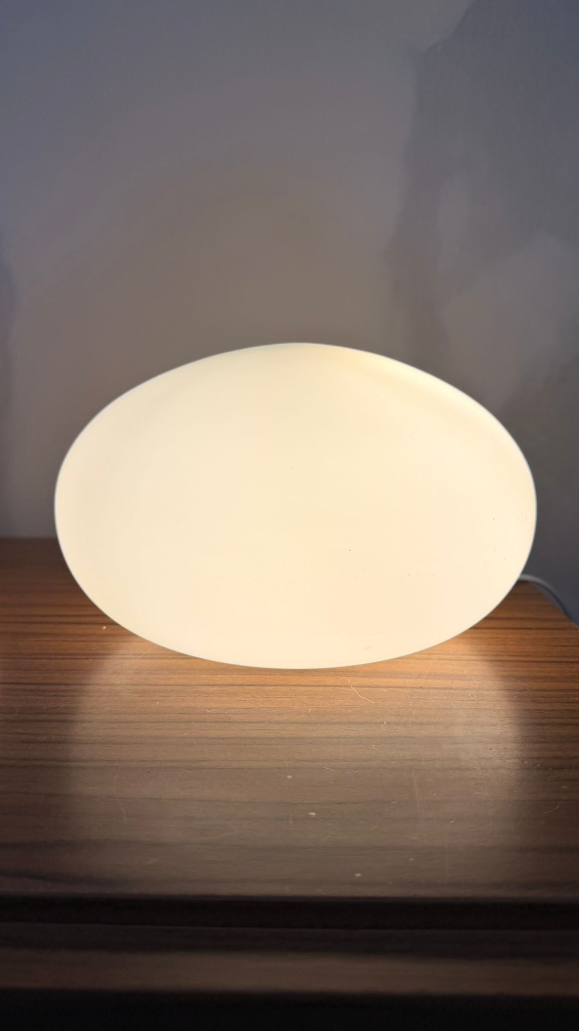 Space Age Tischlampe in Kieselsteinform Opalglas,2