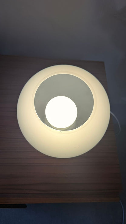 Skandinavische Design Kugel Tischlampe aus Opalglas