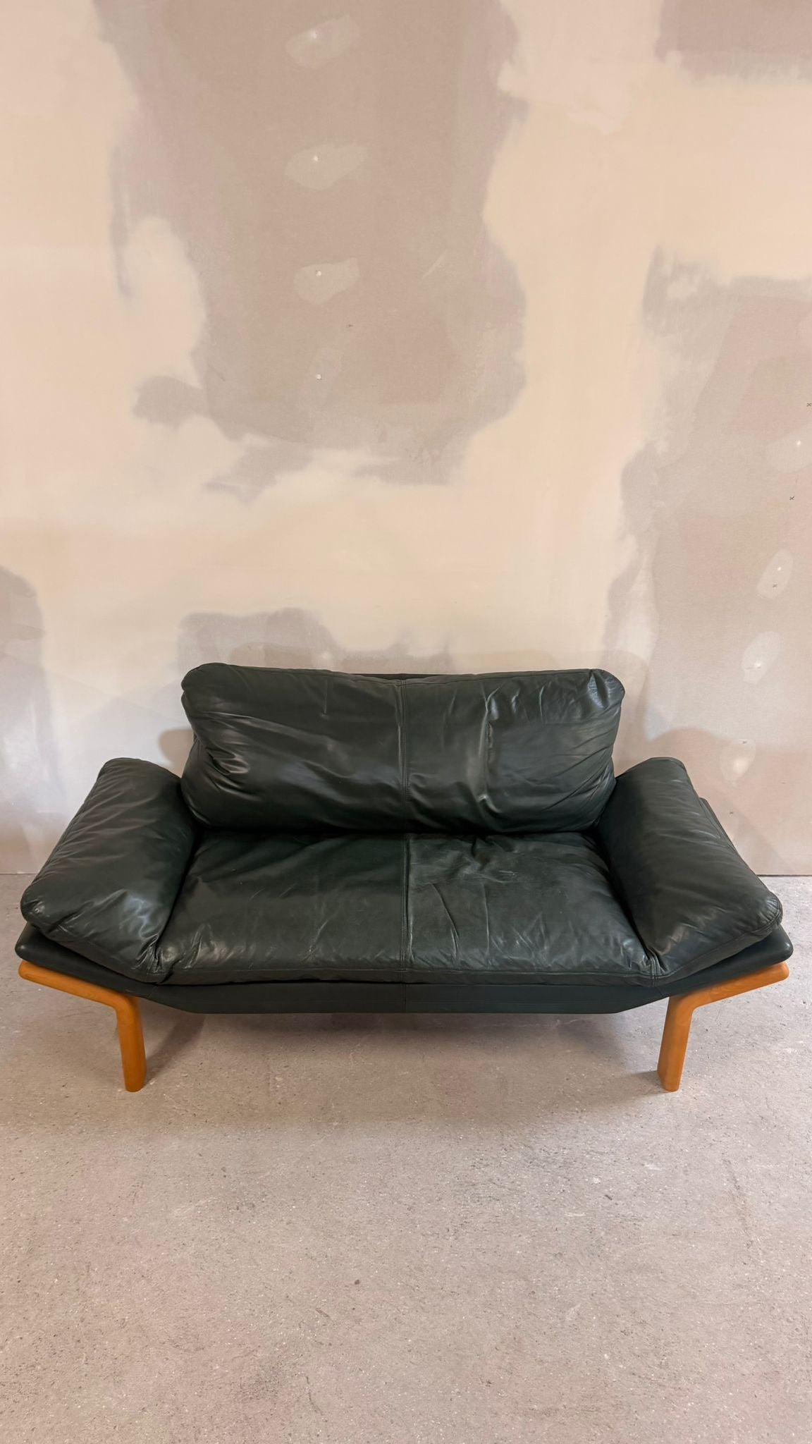 Dänisches 2-Sitzer Sofa aus Teak und dunkelgrünem Leder 70`s