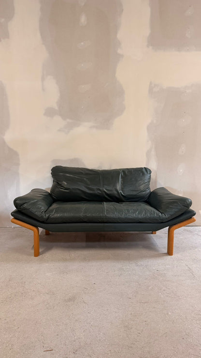 Dänisches 2-Sitzer Sofa aus Teak und dunkelgrünem Leder 70`s