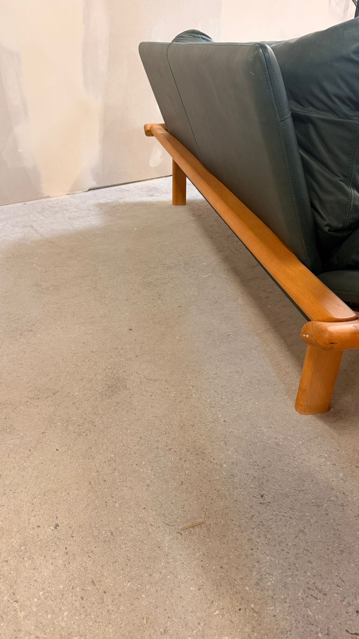 Dänisches 3-Sitzer Sofa aus Teak und dunkelgrünem Leder 70`s