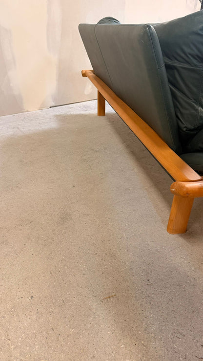 Dänisches 3-Sitzer Sofa aus Teak und dunkelgrünem Leder 70`s
